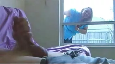 התינוקת הגדולה אלכסיס רוכבת כמו ילדה בחורות ערמות מטקסס