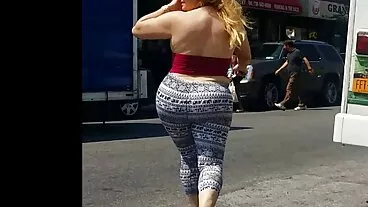 נהג המונית החתיך צ'ארלס זכה בחורות מעוננות בגדול!