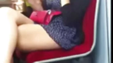 מתיחות לחבילה זין של בנות גדולה בפורנו-HD