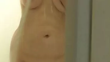 ללא צבע - ללא רווח עבור איכר תפוחי אדמה כוס של בחורות ספה