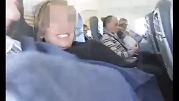 ריקי בחורות חרמניות נתפס כשהיא מתיזה בהצטיינות על בתו של בלוק!