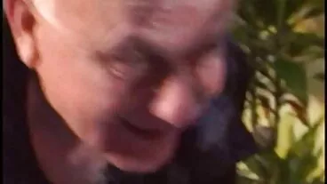 מלכת השפריץ בוני רוטן בחורות עם זין מזיין את מוחו של ג'ורדי