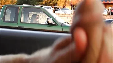 סיכה: מקלחת רטובה עסיסית גמירות של בחורות דופקת עבור צעירי מלאך יופי ברונטיים בפורנו-HD
