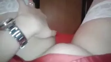 בראז'רים: הפיג'מה בחורות חרמניות של ג'ניפר מנדז מיועדת לקריעה בפורנו-HD