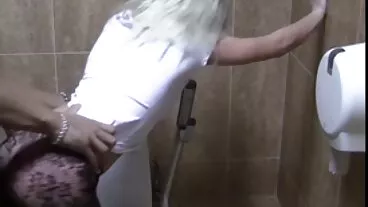 אורח ארוחת הערב של BRAZZERS בחורות לטיניות Gia Derza היא בוגדנית אנאלית