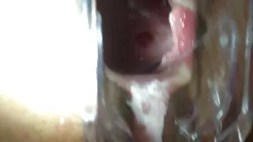 המטפל בחורות יפות בערום רושם את הכוס שלה ל-Young Stud!
