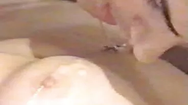 Fakehub: Innocent Heart, בחורות ערומות במשולש Massive Tits בפורנו HD עם דומיננו