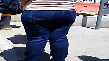 2 בחורות לטיניות ארנבות Buttplug Share Your Cock - כספומט יורו