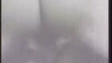 ביץ' ביוטי רוכב בחורות חרמניות על בוב גדול