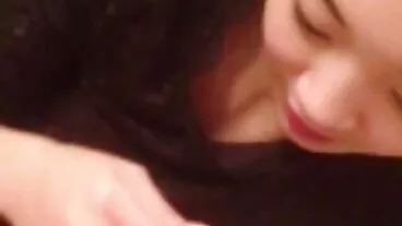 תותח בשר בחורות מתפשטות בתחת זעיר